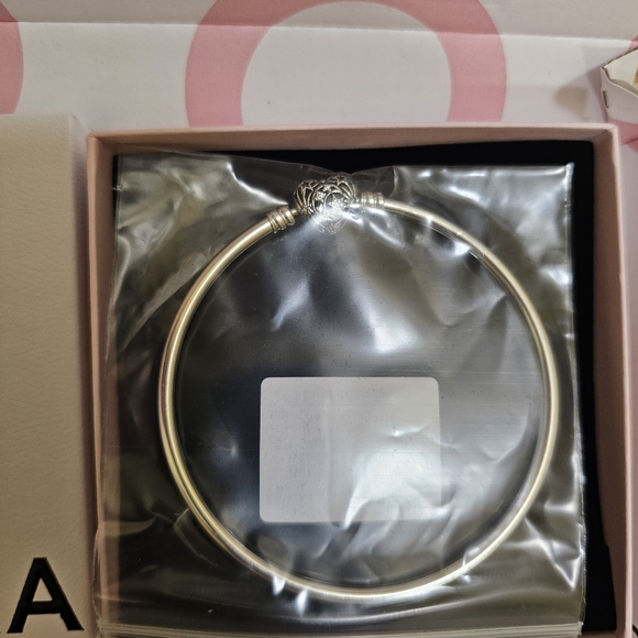 New Pandora Celestial Heart Clasp Bangle - Picture 4 of 10